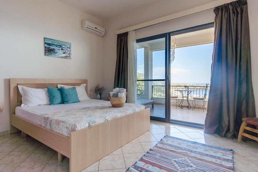 Maria Mountain View Himara